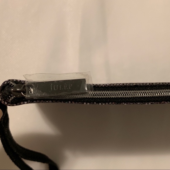 🆕 New Shiny Wristlet - Picture 9 of 14